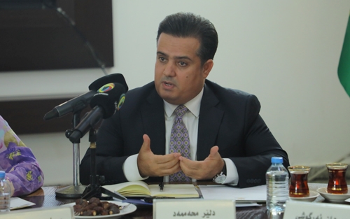 دلێر محەمەد  بەڕێوەبەری  گشتی گەشتوگوزاری پارێزگای هەولێر:  لە سنووری پارێزگای هەولێر بە شێوەیەكی گشتی زۆربەی هەرە زۆری تابلۆكان كراون بە زمانی كوردی