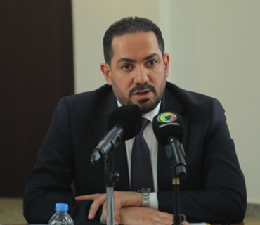 كارزان عەبدولهادی تەها  سەرۆكی شارەوانی هەولێر :     هۆكاری سەرەكی كە بووەتە هاندەر بۆ زیادبوونی قوتابخانە ئەهلییەكان، خۆمانین كە ڕێگە دەدەین منداڵەكانمان لەو قوتابخانانە بخوێنن