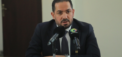 كارزان عەبدولهادی تەها  سەرۆكی شارەوانی هەولێر :     هۆكاری سەرەكی كە بووەتە هاندەر بۆ زیادبوونی قوتابخانە ئەهلییەكان، خۆمانین كە ڕێگە دەدەین منداڵەكانمان لەو قوتابخانانە بخوێنن