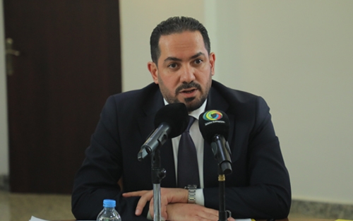 كارزان عەبدولهادی تەها  سەرۆكی شارەوانی هەولێر :     هۆكاری سەرەكی كە بووەتە هاندەر بۆ زیادبوونی قوتابخانە ئەهلییەكان، خۆمانین كە ڕێگە دەدەین منداڵەكانمان لەو قوتابخانانە بخوێنن