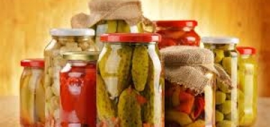 5 أطعمة مُخمَّرة تُعالِج أمعاءك طبيعياً