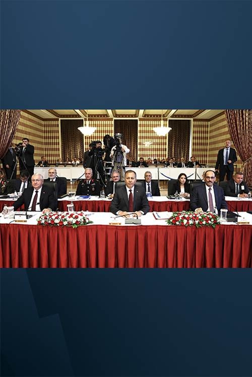 Civînên komîsyonê didomin û pêvajo li pişt deriyan tê axaftin