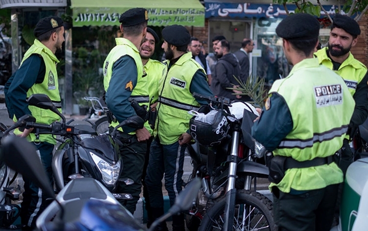 Li Îranê êrişî polîsan hat kirin: Kuştî hene