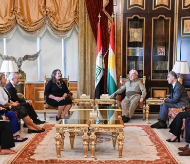 سەرۆک مەسعود بارزانی لە سەلاحەدین پێشوازی لە هەریەک لە بەڕێزان گویندەلن گرین کونسوڵی نوێی ئەمریکا لە هەولێر و ستیڤ بیتنەر کونسوڵی پێشووی ئەمریکا لە هەولێر کرد.