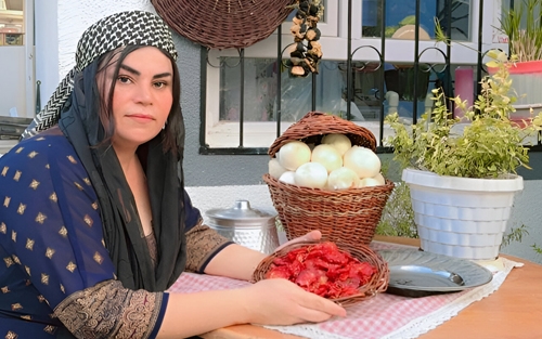 ئەژین ساڵح خدر:  وەك ئافرەتێك پێموایە بنچینەی ژیانكردن بریتییە لە هەوڵدان