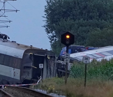 وەرگەڕانی شەمەندەفەرێك ژمارەیەک کوژراو و برینداری لێکەوتەوە