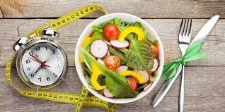 ما أفضل وقت لتناول الطعام لإنقاص الوزن والحصول على الطاقة؟