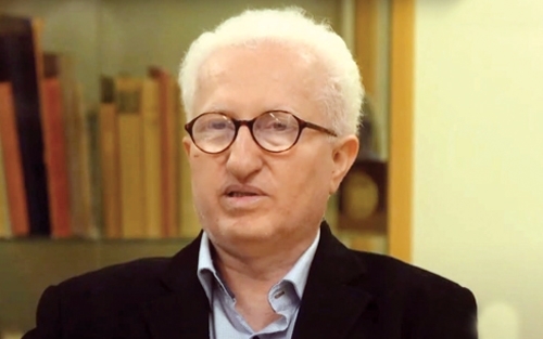 Newzad Hirorî, zimannas û pisporê zimanê kurdî: Her kesê ku dixwaze li Kurdistanê bicîh bibe, yan kar bike, divê hikûmet ferz bike, fêrî zimanê kurdî bibe.