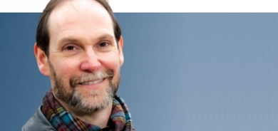 Matthew Evangelista, Profesorê Dîrok û Zanista Siyasî li Zanîngeha Cornellê ji bo Gulanê: Nasyonalîzma sivîl sîwanekê ji bo netewe û olên cuda ava dike û wan dicivîne