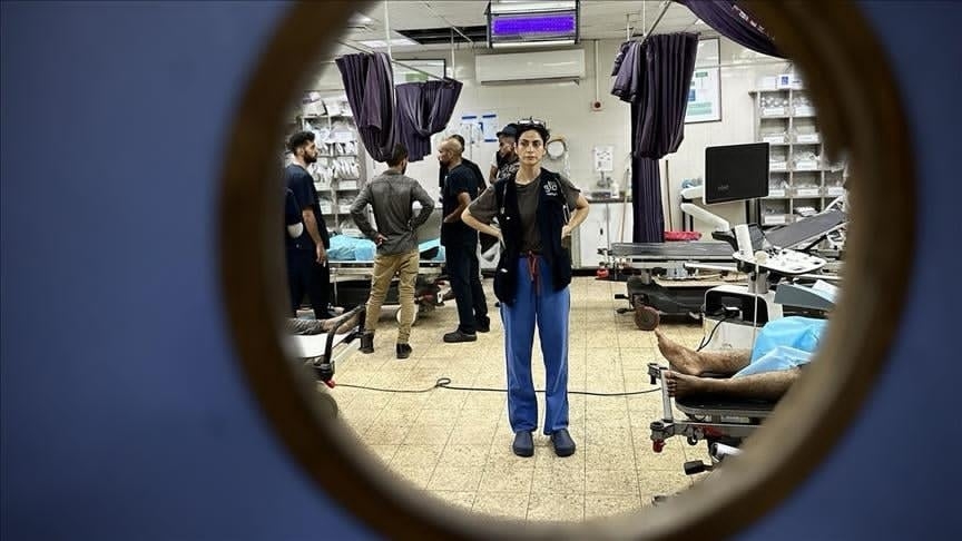 پەرستارێکی ئەمریکی لە غەززە: جینۆسایدی ئیسرائیل خەریکە غەززە وێران دەکات و منداڵان لە برسێتیدا دەمرن