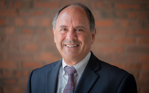 پڕۆفیسۆر چارلس دەیڤید فرەیلیچ بۆ گوڵان:     دەكرێت لەڕێی پەنابردنە بەر بەكارهێنانی هێزەوە ئاشتی بەدی بهێنرێت