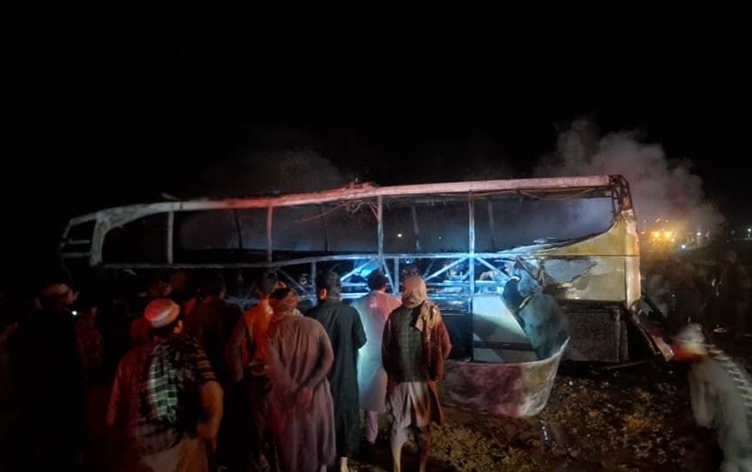 Otobusa koçberan şewitî: 17 ji wan zarok 76 koçber mirin