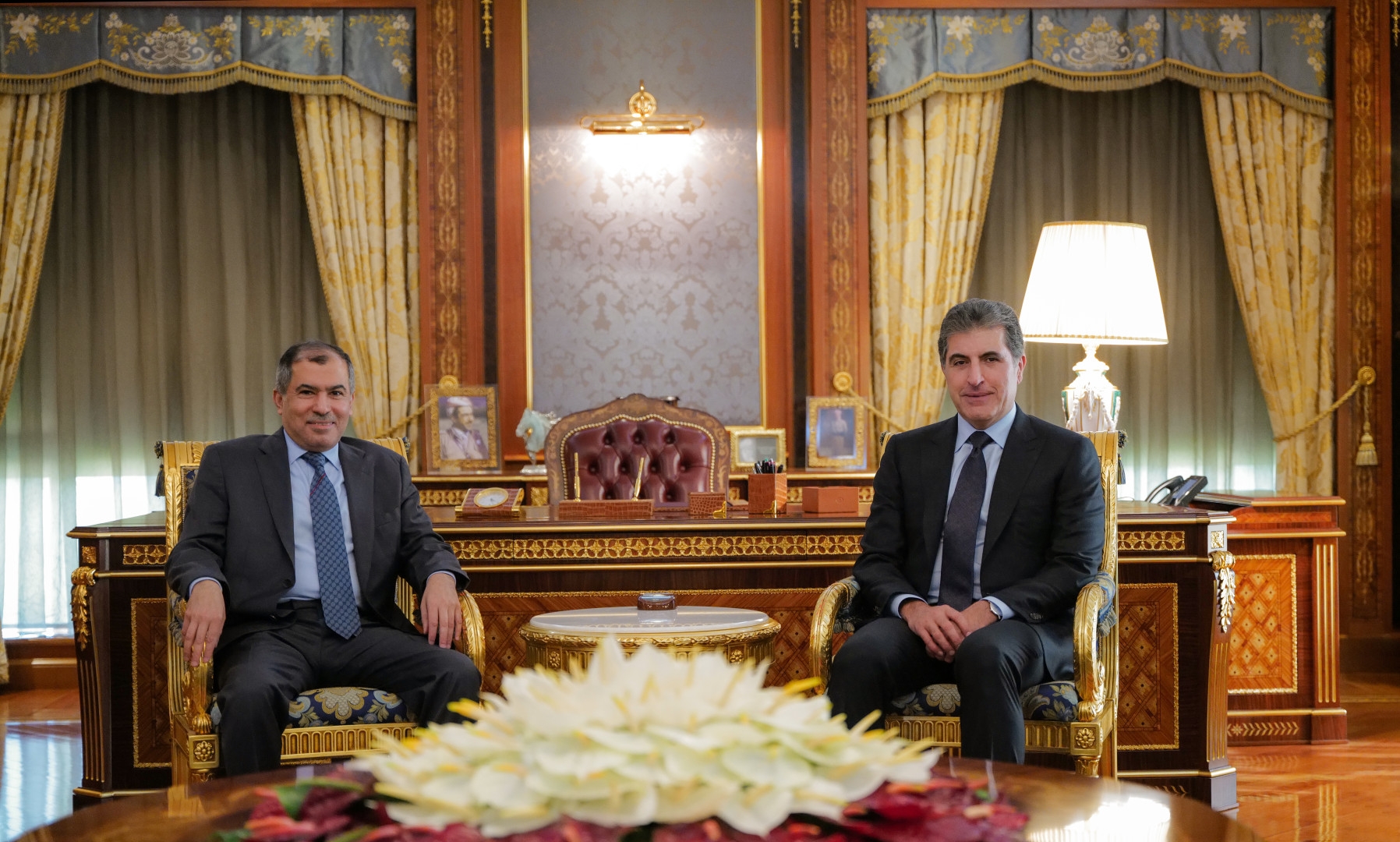 نێچيرڤان بارزانى، سه‌رۆكى هه‌رێمى كوردستان، پێشوازيى له‌ به‌ڕێز حه‌سه‌ن محه‌مه‌د زه‌مان باڵيۆزى ده‌وڵه‌تى كوێت له‌ عێراق، كرد.