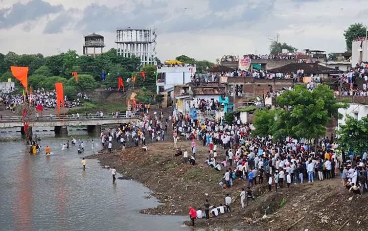 Ji bo xatirê evînê malik li hev mîrat kirin: 934 birîndar