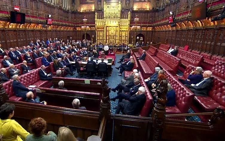 Penaberên li Brîtanyayê nikarin malbatên xwe bibin cem xwe