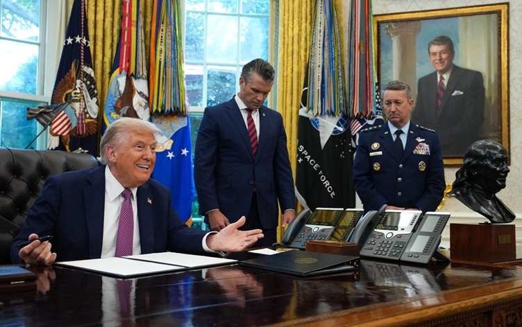 Trump navê Wezareta Parastinê kir Wezareta Şer