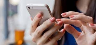 ما هو «خنصر الهاتف الذكي»... ولماذا يحدث؟