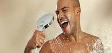 7 فوائد تدفعك للاستحمام يومياً