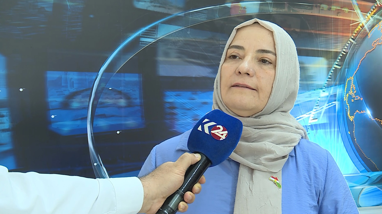 Ji bo ku zarokên Kurd waneya kurdî nehilbijêrin fişar li wan tên kirin: Kurdî yan Quran