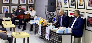 لە ئێوارەیەکی ئەدەبی پەرتووکی مشتێک لە هەناسەی سارد و گەرم خوێندەنەوەی بۆکرا