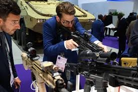 افتتاح معرض الأسلحة في لندن بمشاركة إسرائيل