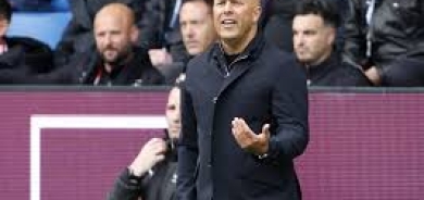 سلوت: إيزاك غير جاهز... لكنه قد يلعب ضد أتليتيكو مدريد