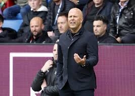 سلوت: إيزاك غير جاهز... لكنه قد يلعب ضد أتليتيكو مدريد