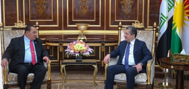 رئيس الحكومة يستقبل عدداً من الشخصيات الآشورية الأمريكية