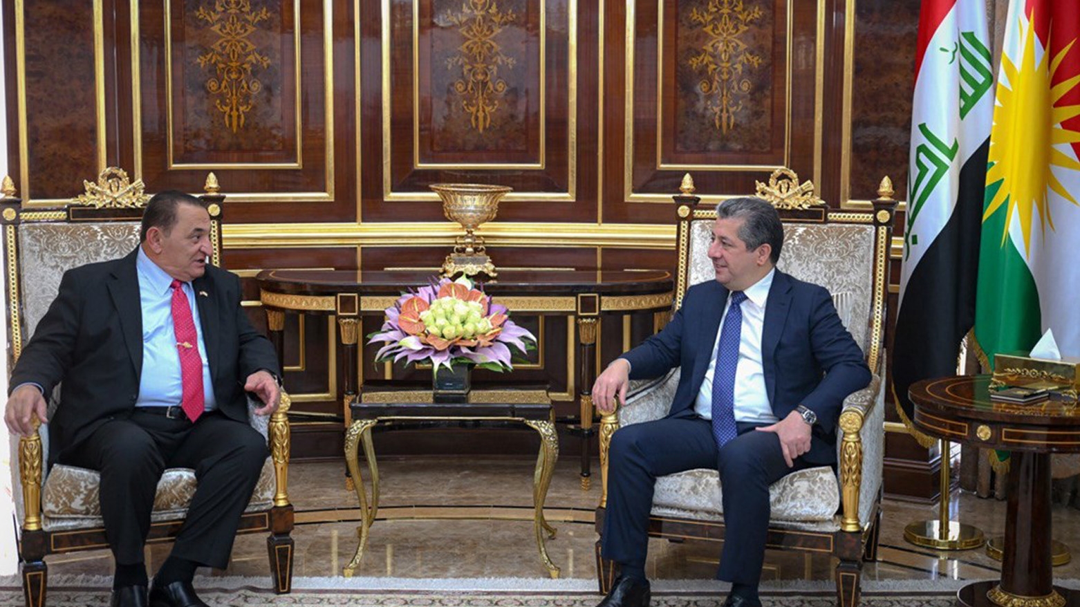 رئيس الحكومة يستقبل عدداً من الشخصيات الآشورية الأمريكية