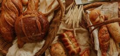 ما نوع الخبز المناسب لارتفاع الكوليسترول؟