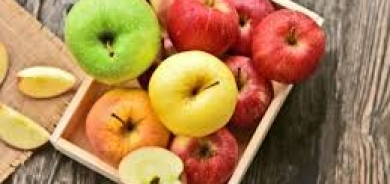 4 طرق تجعل التفاح يبقي بشرتك أصغر سناً لفترة أطول