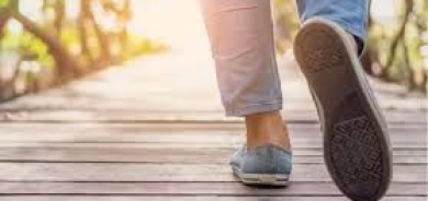 كيف يؤثر المشي على نومك؟