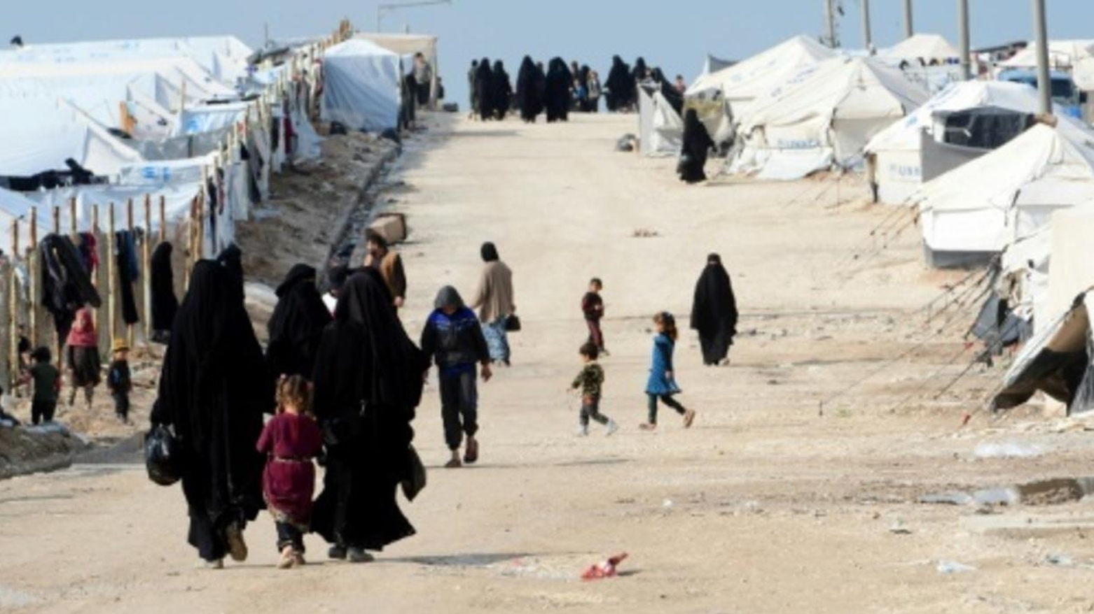 Fransayê 13 jin û zarokên xwe ji kampên Rojavayê Kurdistanê vegerandin