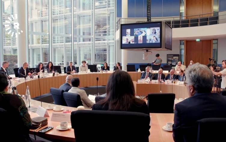 Parlamenterên Kurd li Bundestagê bûn yek: 'Em dengê Kurdistanê ne'