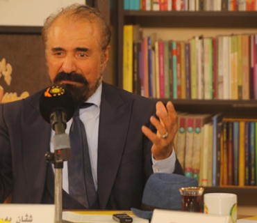 شڤان پەروەر  هونەرمەندی گۆرانیبێژی ناسراوی كورد لەسەر ئاستی جیهان:  هونەرمەندان دەتوانن لە ڕێگەی بەرهەمەكانیانەوە زمانێكی یەكگرتوو پەرە پێ بدەن، تا بتوانین ناسنامەیەكی نەتەوەیی یەكگرتوو بنیاد بنێین