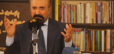 شڤان پەروەر  هونەرمەندی گۆرانیبێژی ناسراوی كورد لەسەر ئاستی جیهان:  هونەرمەندان دەتوانن لە ڕێگەی بەرهەمەكانیانەوە زمانێكی یەكگرتوو پەرە پێ بدەن، تا بتوانین ناسنامەیەكی نەتەوەیی یەكگرتوو بنیاد بنێین