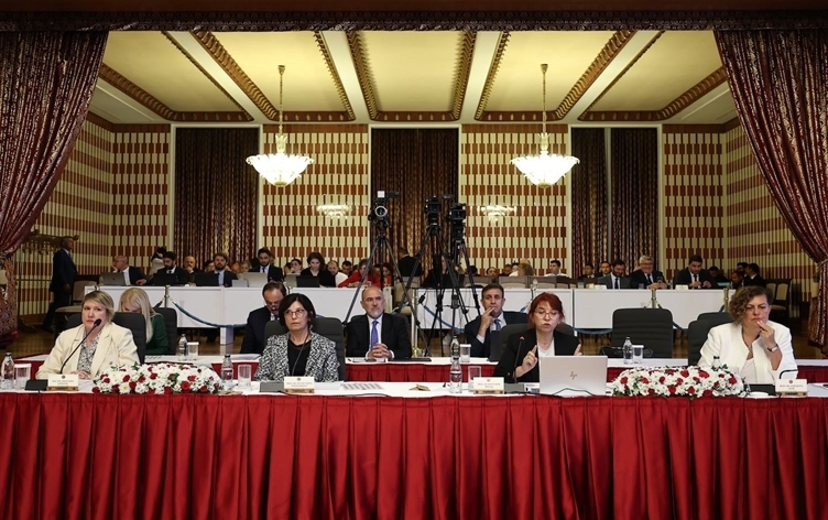 Akademîsyanan hişyarî da: ‘Aştiya ku tenê aliyek tê de bi ser bikeve zehmet e’