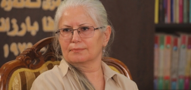 هودا ئەحمەد سەبری هونەرمەندی شێوەكار و سەرپەرشتیاری پەروەردەیی: پێویستە لەسەر بنەمای مێژووی ڕەسەنی خۆمان ناسنامەی هونەری كوردی بونیاد بنێینەوە