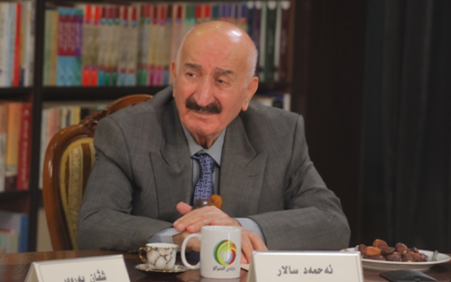 ئەحمەد سالار هونەرمەندو شانۆكاری گەورەی كورد: گەورەیی و بێهاوتایی گەلی كورد ئەوەیە زمانێكە پڕ لە ژیان، ئەدەبێكی پڕشكۆ و هونەرێكە پڕ لە گیان