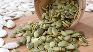 هل يؤدي تناول بذور اليقطين في المساء لتحسين جودة نومك؟