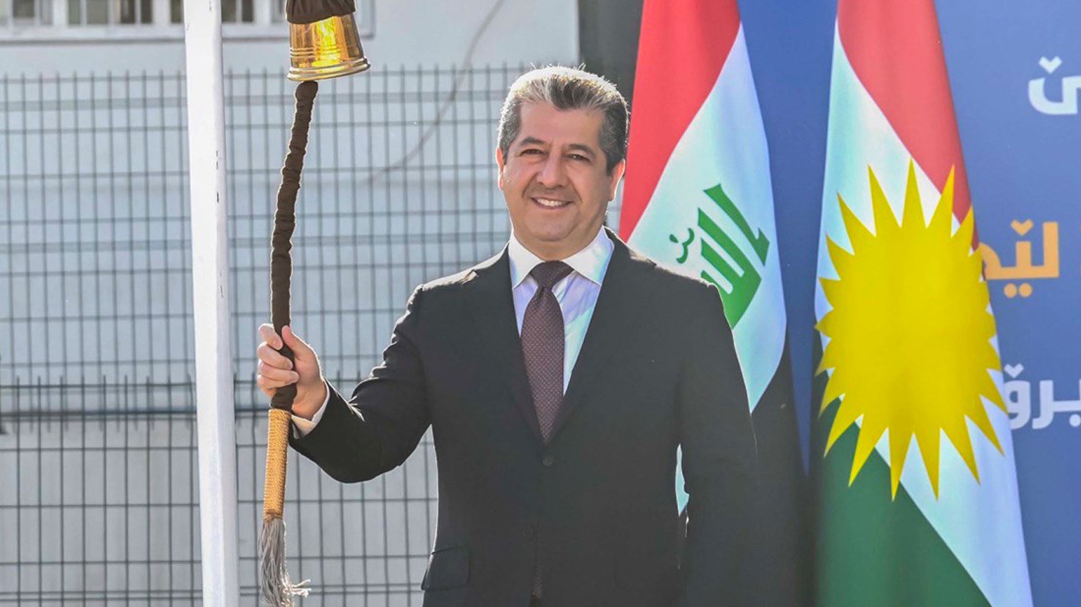 سەرۆکی حکوومەتی هەرێمی کوردستان ، زەنگی دەسپێکردنی ساڵی نوێی خوێندنی 2026-2025 ی لە قوتابخانەی بنەڕەتی (دم دم) لە شاری زاخۆ لێ دا