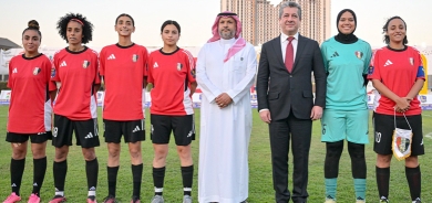 رئيس الحكومة يحضر نهائي كأس العالم لكرة القدم المصغرة للسيدات