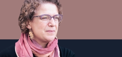 پرۆفیسۆر ئێمیلی ئێم بەندەر  پڕۆفیسۆر ئێمیلی ئێم. بەندەر، پسپۆڕ و تایبەتمەند لە پەیوەندیی نێوان زمان و تەكنەلۆژیا بۆ گوڵان:  زیرەكیی دەستكرد مەترسیی داگیركردنی دیجیتاڵی لەسەر زمانی نەتەوە بچووكەكان دروست دەكات