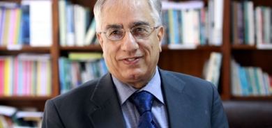 پڕۆفیسۆر د.شێرزاد نەجاڕ بۆ گوڵان:   ئەگەر چەند پرسێك لە كاتی نووسینەوەی دەستووری عێراقدا لەبەرچاو بگیرانایە ئەوا هەندێ كێشەی ئاڵۆز دروست نەدەبوون