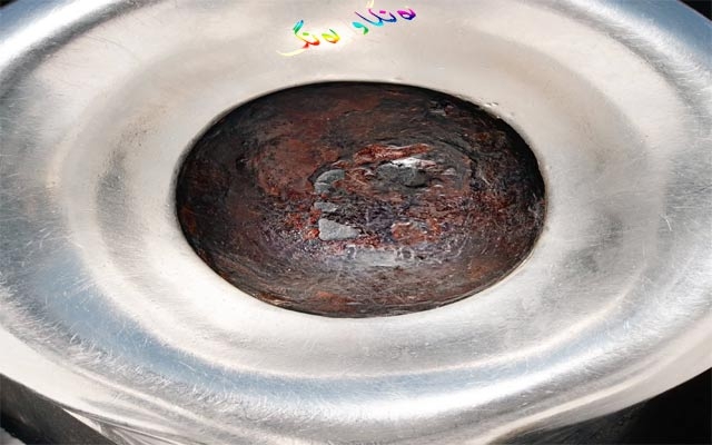 دیمەنە سەیرەكان، بەردە ڕەشەكەی كەعبە