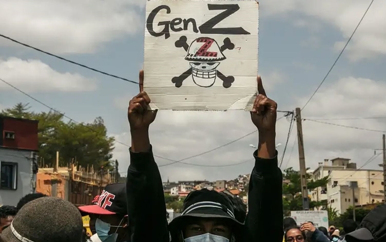 Hikûmeta Madagaskarê jî rûxiya, serkêşên şoreşê dîsa ciwan bûn