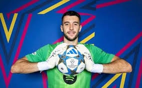 باريس يفقد نصف قوته أمام البارسا