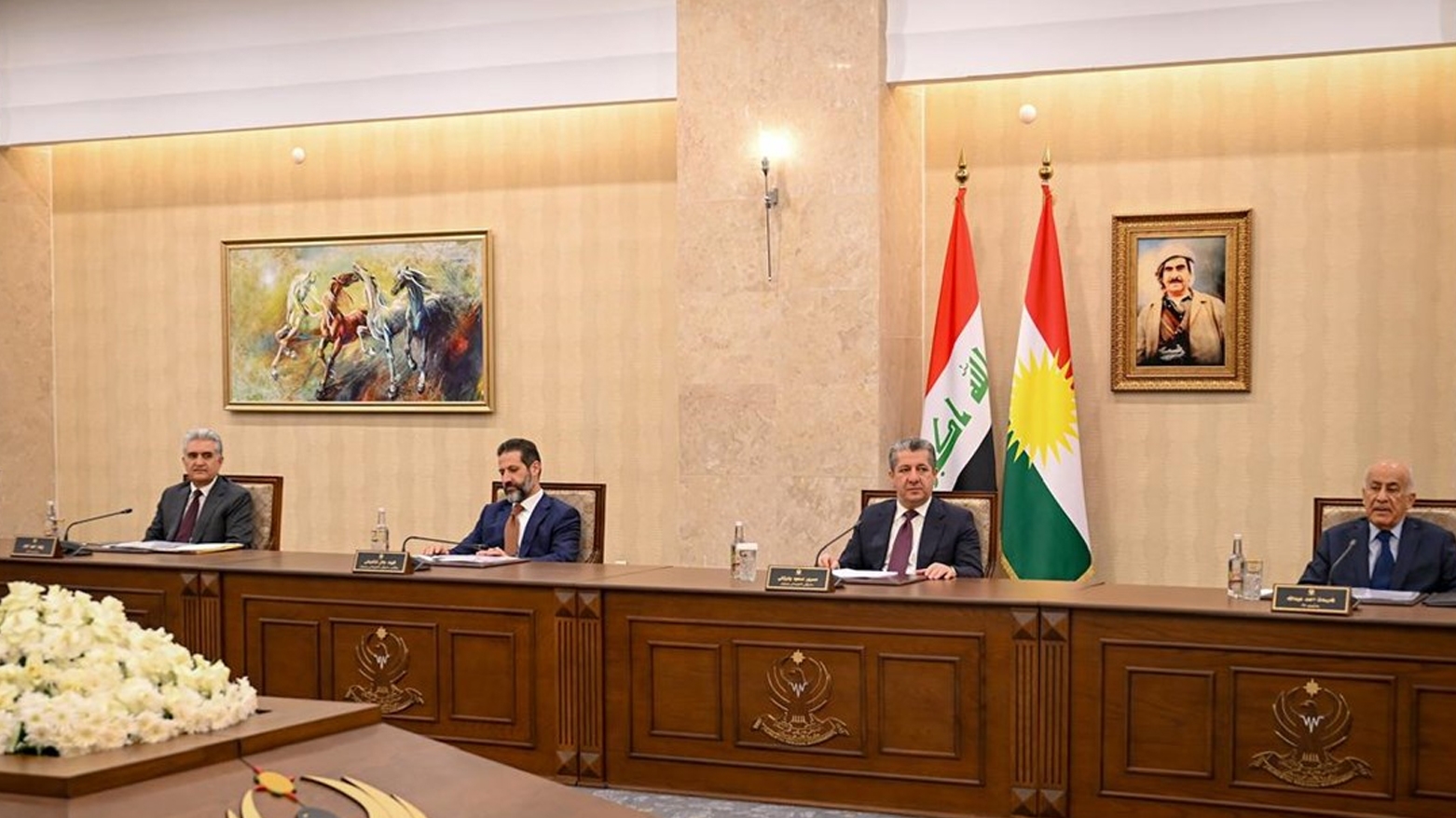 مجلس الوزراء يدعو الحكومة الاتحادية لحل مسألة الإيرادات غير النفطية أسوةً بملف النفط