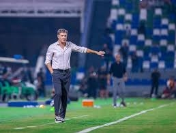 غونزاليس مدرب القادسية:ردي عليهم بالأرقام!