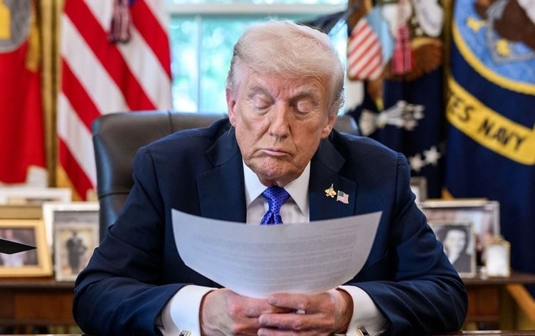 Trump bangî Îsraîlê kir: Divê bombekirin were rawestandin!